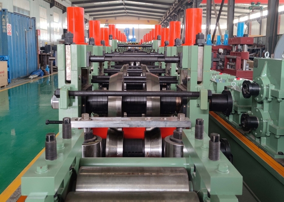 Verstelbare grootte 114-219 mm Stalen vierkantbuismolen Maximale snelheid 120 mm/min