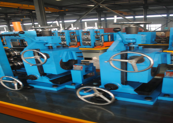 Precision Tube Mill BH Welded ERW Pipe Making Machine voor ijzeren pijp / buis 25-76mm Pipe Dia