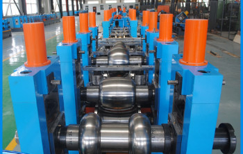Maximale snelheid 120 m / min Ronde vierkante ERW-pijpmolen Blauwe kleur