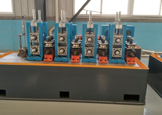 Precision Tube Mill Diameter 76mm-153mm Snelheid 60m / min Grote API Pipe Blauw