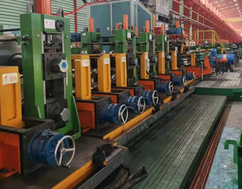 Precision Tube Mill Gelast Carbon Steel Tube Mill Dia 325mm - 530mm Snelheid 25m / min