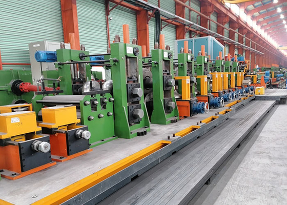 Automatische tube-mill-apparatuur voor het vormen van vierkantbuizen met hoge snelheid