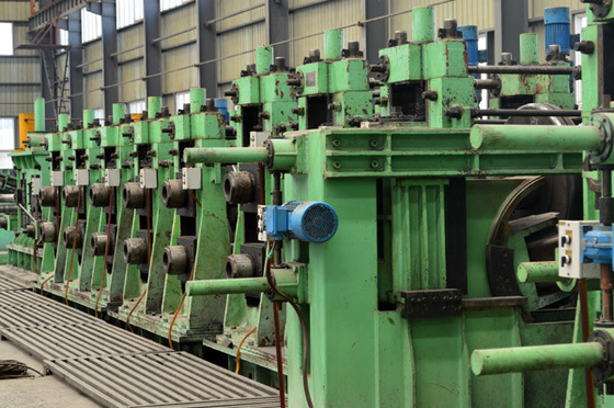 Gepersonaliseerd ontwerp ISO9001 voor buismachines rechtstreeks vormgevende vierkantbuismolen
