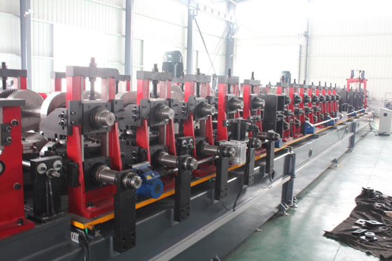 geavanceerde 100-300mm breedte stalen buis maken machine met hydraulisch snij systeem