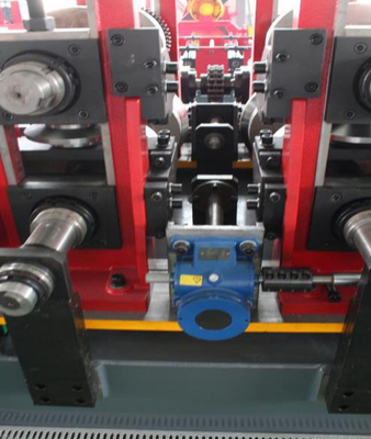 geavanceerde 100-300mm breedte stalen buis maken machine met hydraulisch snij systeem