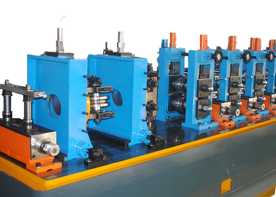 Machine voor het maken van pijpen met een hoge precisie met een laag energieverbruik
