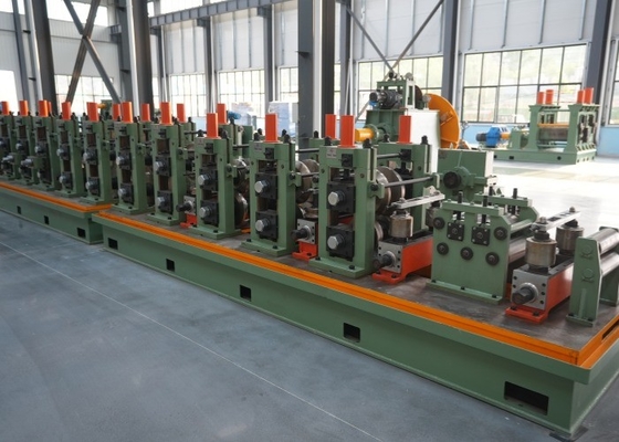 High Speed Carbon Steel Welded Pipe Mill 32-102mm PLC gecontroleerde rollenvorming