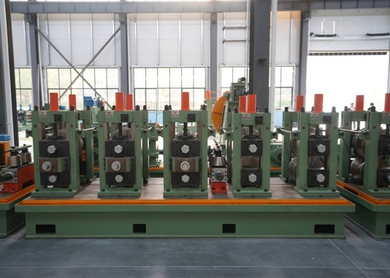 High Speed Carbon Steel Welded Pipe Mill 32-102mm PLC gecontroleerde rollenvorming
