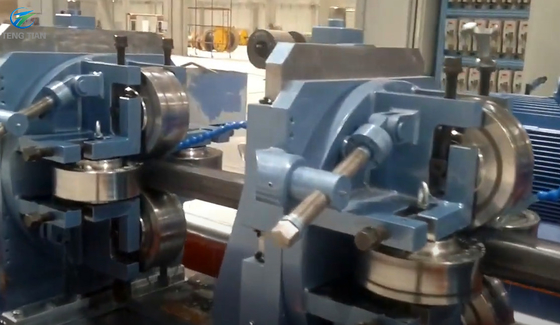 Machines voor de vervaardiging van staalbuizen met een afmetings- en rechthoekingssectie voor de bouw