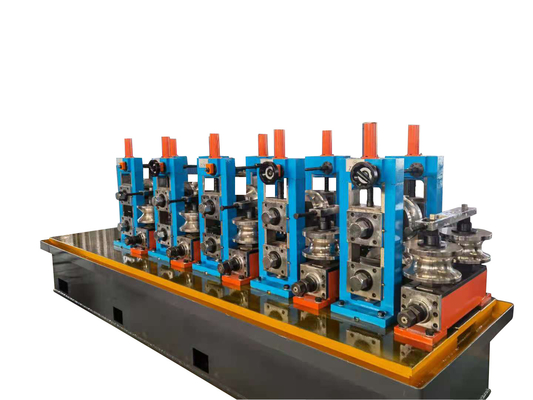 Machine voor het vervaardigen van Cr12-rollenbuizen met een lengte van 12 M en een hardheid van HRC58-62
