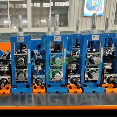 Volledig geautomatiseerde machine voor het vervaardigen van stalen buizen
