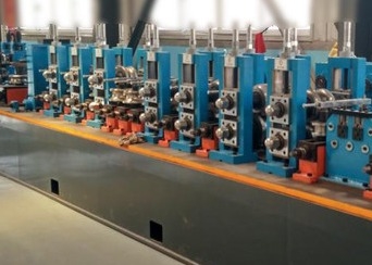 Hf-lasmachine voor het maken van vierkantbuizen Volledig automatische productielijn voor stalen buizen