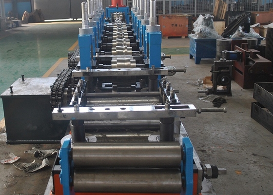 Hoogfrequente gelaste pijplijn Hg 165.2x9 7 &quot; Erw Steel Pipe Mill Construction Rolling Machine