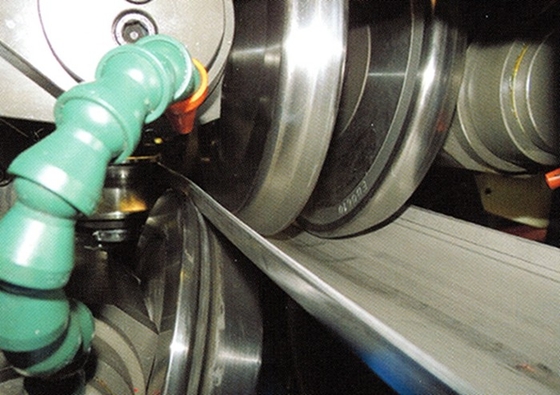 80m/min Tube Mill Machine Hole Design Elektrische gelaste staalpijp Automatische tube mill