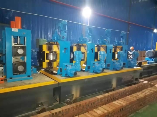 Precision Accurate Steel Tube Making Machine Consistente Productie Pipe Mill